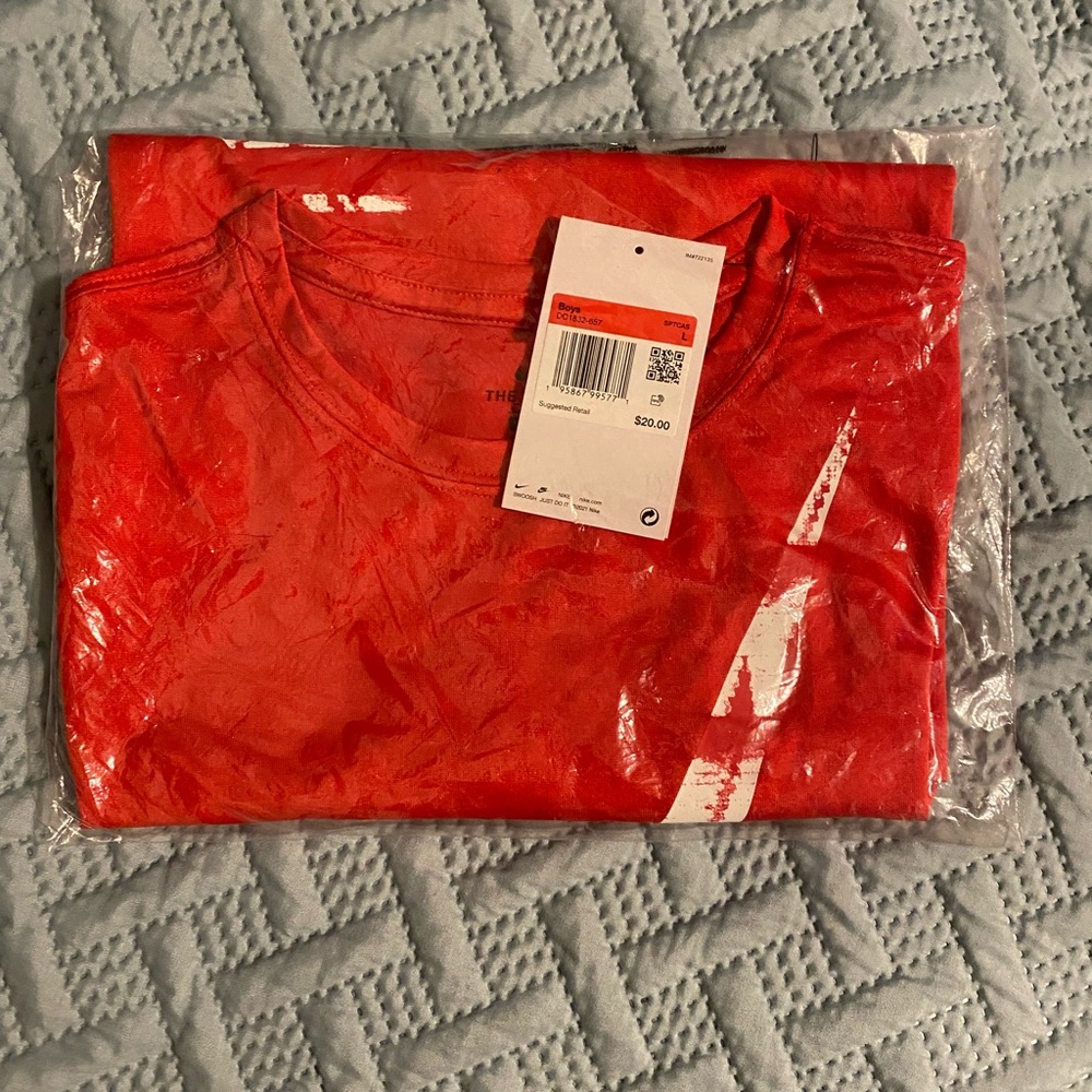 Brand New! The Nike Tee Dri-Fit Boys L T- Shirt